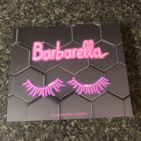 Barbarella Eyeshadow Palette - Picture 4 of 4